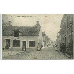 carte postale ancienne 18 MEHUN-SUR-YEVRE. Rue Jeanne d'Arc Hôtel de la Croix Blanche 1911