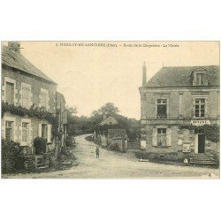 carte postale ancienne 18 NEUILLY-EN-SANCERRE. Route de la Chapelotte et la Mairie 1927