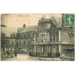 carte postale ancienne 18 VIERZON. La Mairie et la Poste avec Facteur 1913