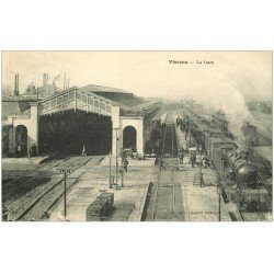 18 VIERZON. Trains locomotive à Vapeur à la Gare 1924