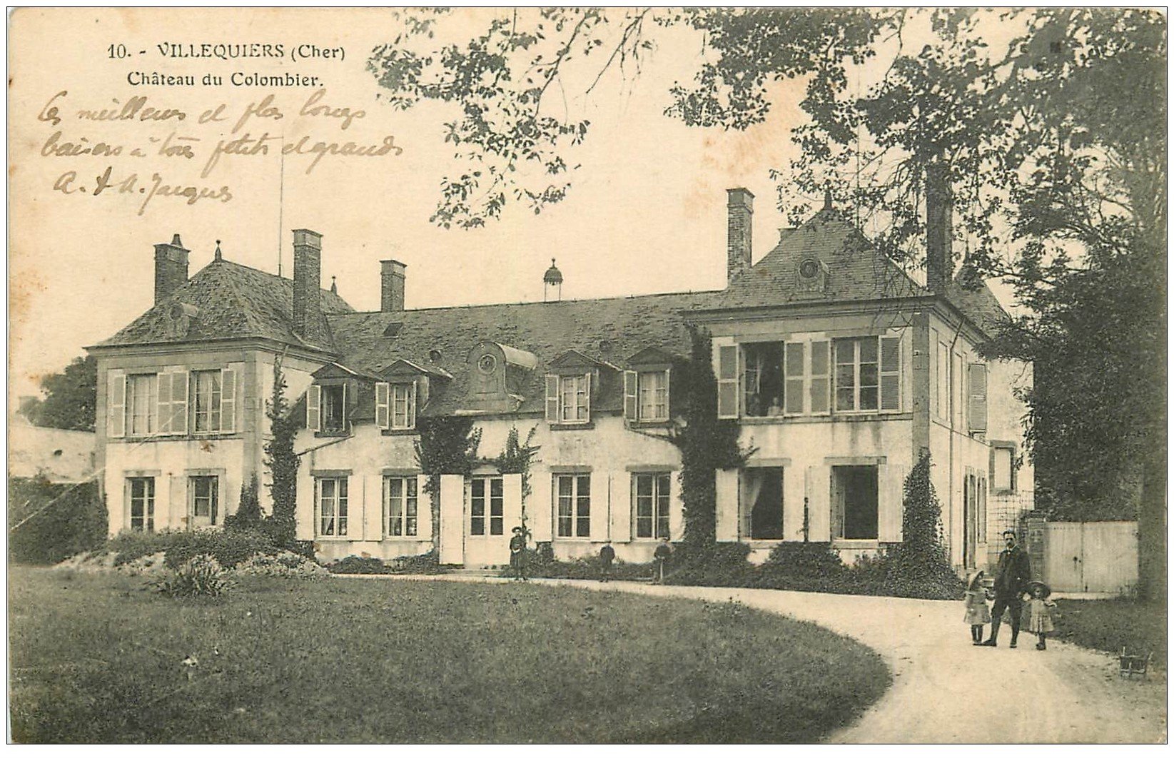 18 VILLEQUIERS. Le Château du Colombier 1915