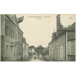 carte postale ancienne 18 VILLEQUIERS. Mairie sur Grande Rue