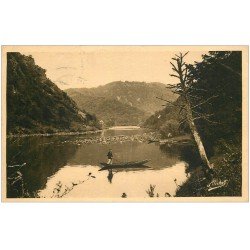carte postale ancienne 19 BEAULIEU-SUR-DORDOGNE. A la Ferrière 1937. Pêche et Canotage