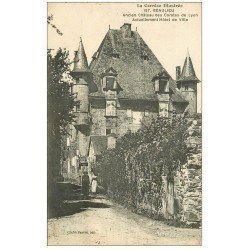 carte postale ancienne 19 BEAULIEU-SUR-DORDOGNE. Hôtel de Ville ancien Château des Comtes de Lyon 1920