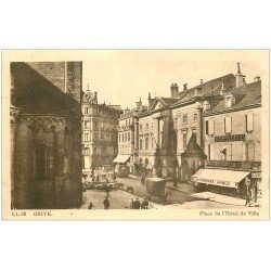 carte postale ancienne 19 BRIVE. Place de l'Hôtel de Ville. Epicerie Centrale LL 68