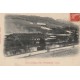 52 COURCELLES. L'Usine avec passage du train et sa locomotive au loin 1907
