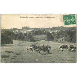 carte postale ancienne 19 EYGURANDE. Les Vaches au Pâturage et Village au loin