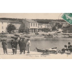 13 CARRY-LE-ROUET. Barques de Pêcheurs sur la Plage