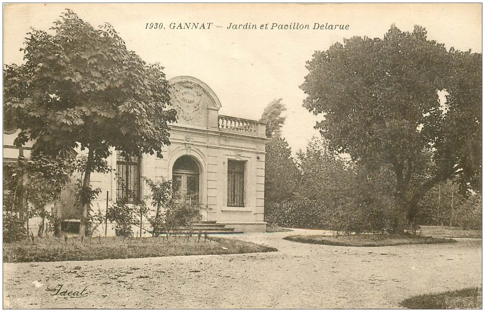carte postale ancienne 03 GANNAT. Jardin et Pavillon Delarue 1932