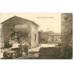 03 GLOZEL. Entrée du Hameau. Voitre ancienne décapotable. Panneau Huiles Renault
