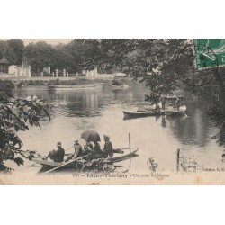 77 LAGNY-THORIGNY. Pêcheurs sur barques dans un coin de Marne vers 1909