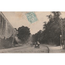 78 SAINT-GERMAIN-EN-LAYE. Attelage et tacot sur un Tournant de la Montée 1906