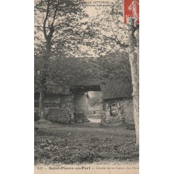 76 SAINT-PIERRE-EN-PORT. Entrée de la Ferme des Moines