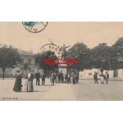 44 NANTES. Place Mellinet 1910 bien animée