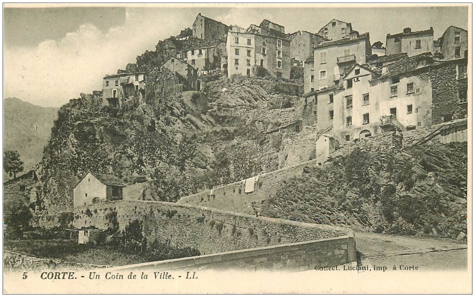 carte postale ancienne 20 CORSE. Corte. Un coin de la Ville