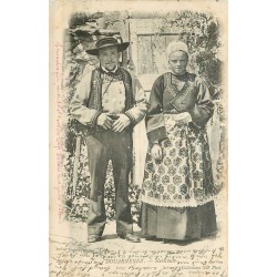 29 DOUARNENEZ. Habitants en costumes et coiffes 1905