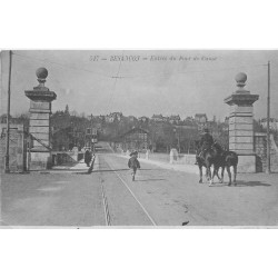 25 BESANCON. Cavalier militaire à l'Entrée du Pont de Canot 1914
