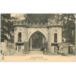 carte postale ancienne 03 HAUTERIVE. Porte du Château
