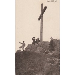 39 SALINS-LES-BAINS. La Croix du Mont Poupet bien animée