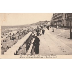 14 CABOURG. Boulevard des Anglais, Plage et Grand-Hôtel