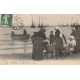 80 CAYEUX SUR MER. Pêcheurs sur barque pour rejoindre les bateaux de Pêche quand la Mer monte 1913