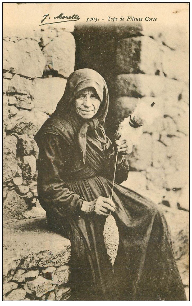 20 CORSE. Vers Bastia. Type de Fileuse Corse