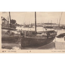 44 LE CROISIC. Barques de Pêcheurs dans le Port à marée haute 1939