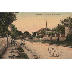 78 FOURCHEROLLES. Animation Route de Chartres 1921