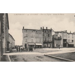 63 CUNLHAT. Café Place de l'Eglise Avenue de Roussy animation