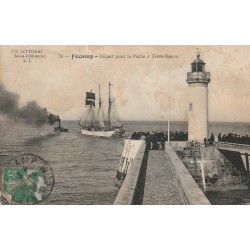 76 FECAMP. Le Phare Départ des Pêcheurs pour la Pêche à Terre Neuve 1913