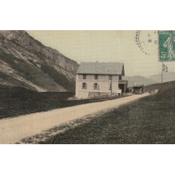 74 LA CLUSAZ. Arrivée des Autobus devant l'Hôtel du Col des Aravis 1911