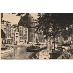 AMSTERDAM. Nombreux bateaux Singel 1951