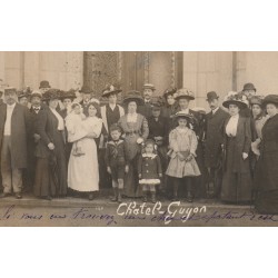 63 CHÂTEL-GUYON. Une belle sortie de Messe 1909.