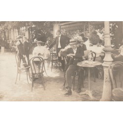 63 LA BOURBOULE. Curistes à la Terrasse du Casino 1911