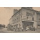 91 MARCOUSSIS. Hôtel des Voyageurs et tabac "à l'Ami Jules" et attelage Place de l'Eglise