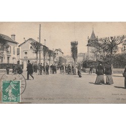 91 CORBEIL. Nombreux cyclistes Rue Féray vers 1910