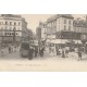 80 AMIENS. Nombreux tramways et Commerces sur la Place Gambetta