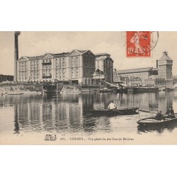 91 CORBEIL. Péniches devant les Grands Moulins avec Pêcheurs sur barque 1913