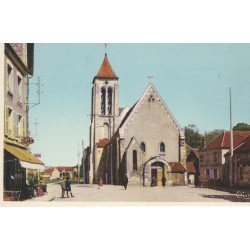 91 ESSONNES. Café et Eglise Place Léon-Cassé