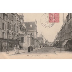 77 FONTAINEBLEAU. Confiseur Glacier "Leroux" sur Grande-Rue 1905