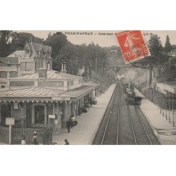 92 VILLE-D'AVRAY. Arrivée d'un Train dans la Gare 1911