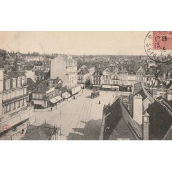 10 TROYES. Panorama pris de l'Hôtel de Ville avec magasin "Petit Paris" 1905