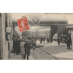 47 MEZIN. Train en Gare, Départ de M. Fallières pour Allemans-du-Drot 1910