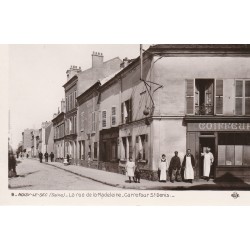 93 NOISY-LE-SEC. Coiffeur rue de la Madeleine Carrefour Saint-Denis
