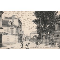 93 NOISY-LE-SEC. Café rue Saint-Denis animée