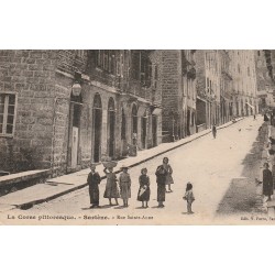 20 SARTENE. Rue Sainte-Anne bien animée