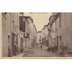 47 MEZIN. Commerce "Durand" Rue du Peyron animée