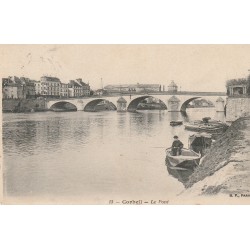 91 CORBEIL. Pêcheur en barque près du Pont 1905