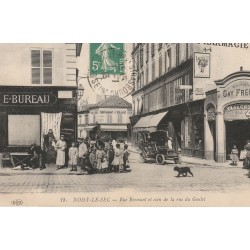 93 NOISY-LE-SEC. Voiture ancienne devant magasins "Gay Frères" rues du Goulet et Brément 1913
