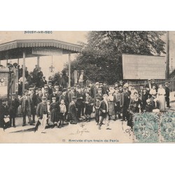 93 NOISY-LE-SEC. Arrivée d'un Train de Paris énorme animation 1906